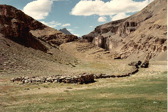 Murs de manis, vallée de la Dat