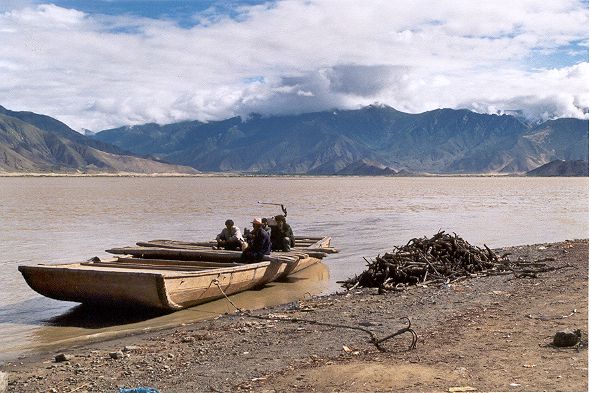 Barge sur le Tsangpo